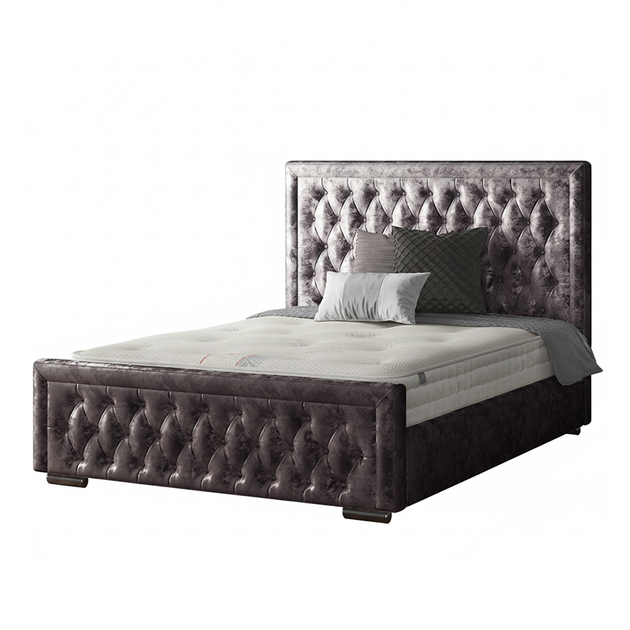 Sandringham Bordered Chesterfield Bed Frame with Matching Buttons in Crushed Velvet