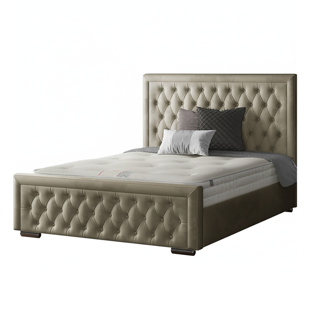 Sandringham Bordered Chesterfield Frame with Diamonds in Plush Velvet