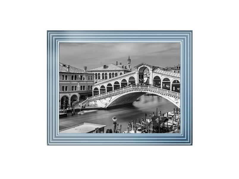 Famous Rialto bridge, Venice (Black & White)