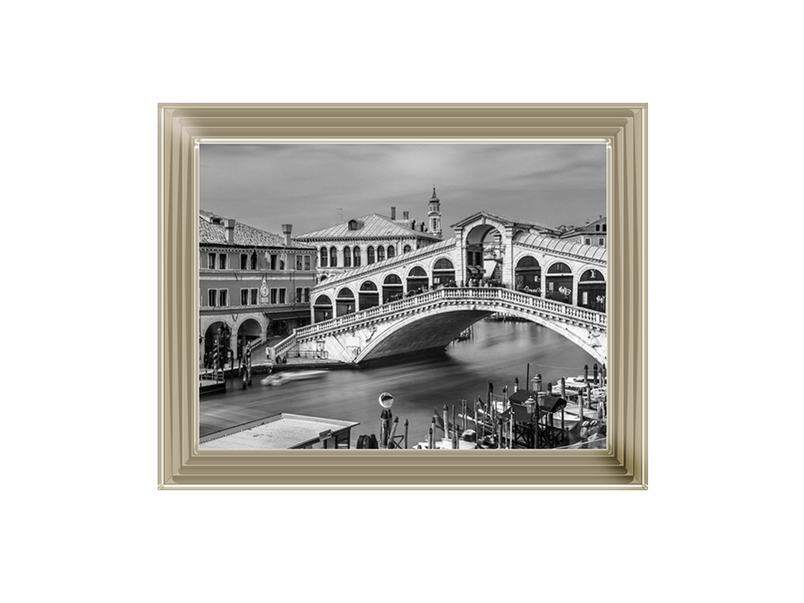 Famous Rialto bridge, Venice (Black & White)