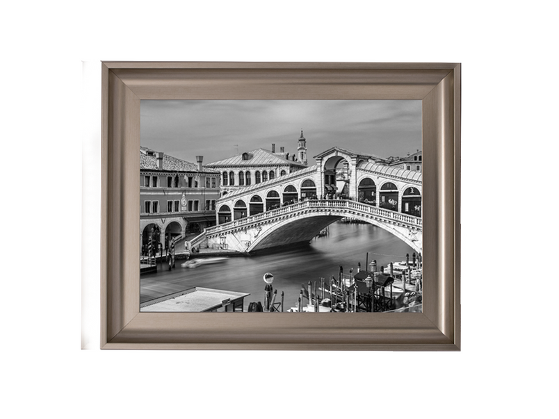 Famous Rialto bridge, Venice (Black & White)