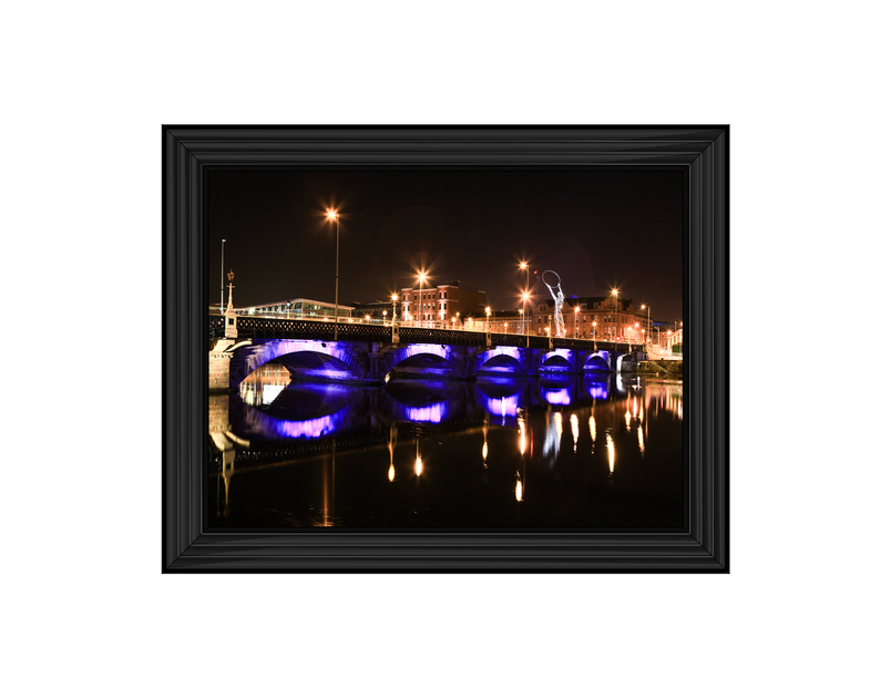 Ireland, View of Lagan Bridge