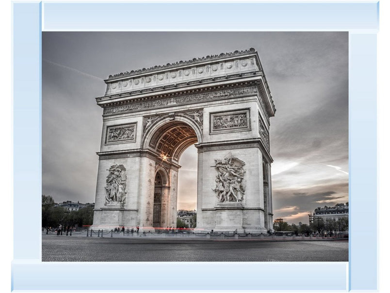 Arc de Triumph Outside