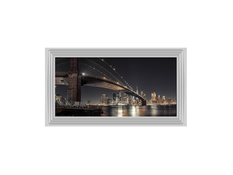 Brooklyn bridge over East river, Lower Manhattan