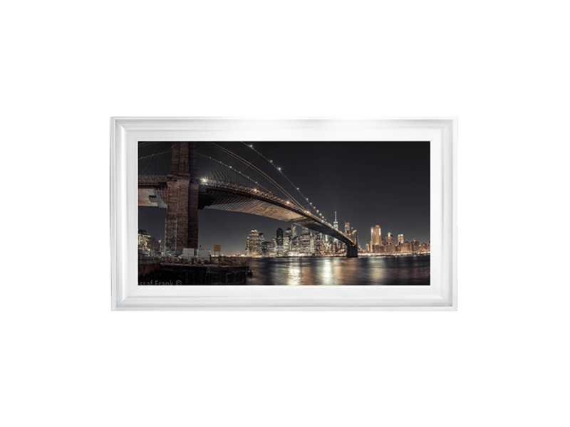 Brooklyn bridge over East river, Lower Manhattan